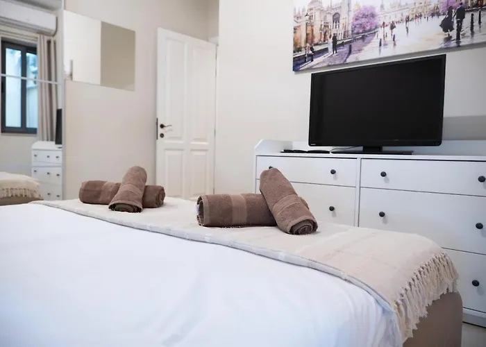 Golden Harbour - 2 Bedrooms, 2 Bathrooms Διαμέρισμα *