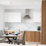 Golden Harbour - 2 Bedrooms, 2 Bathrooms *