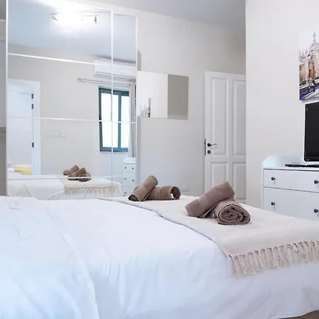 Golden Harbour - 2 Bedrooms, 2 Bathrooms Апартаменты Gzira