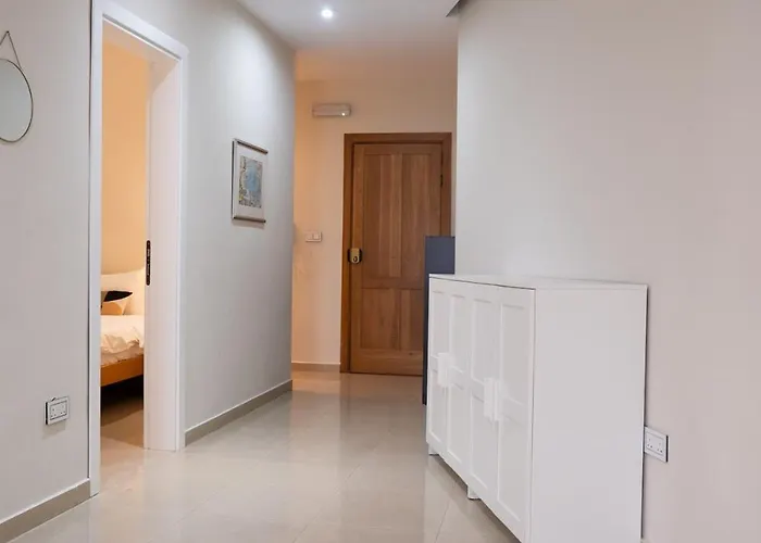 Apartman Golden Harbour - 2 Bedrooms, 2 Bathrooms