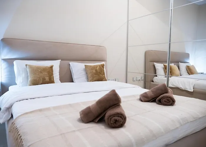 Golden Harbour - 2 Bedrooms, 2 Bathrooms